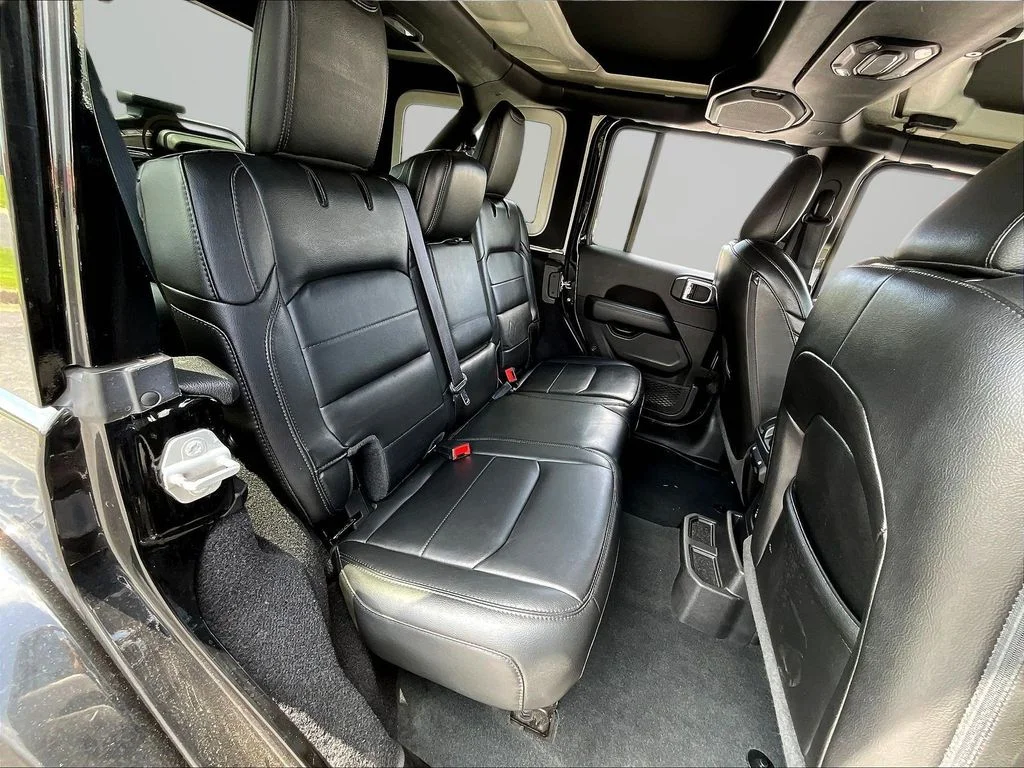 Used 2022 Black Jeep Unlimited Sahara Altitude image 24