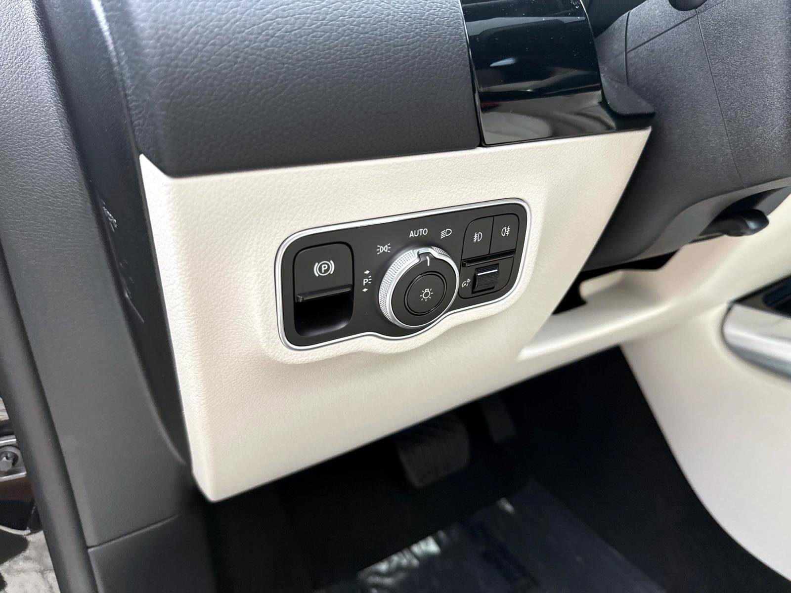 New 2026 Black Mercedes-Benz 250 SUV image 21