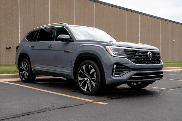 2026 Volkswagen Atlas 2.0T SEL Premium R-Line 4MOTION's photo