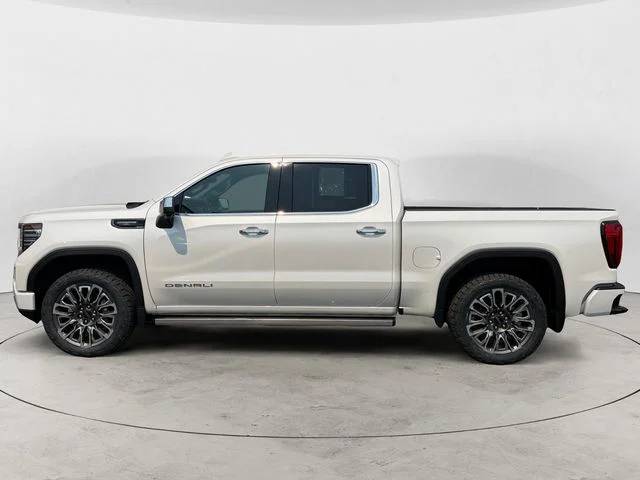 Used 2023 White GMC Denali Ultimate image 8