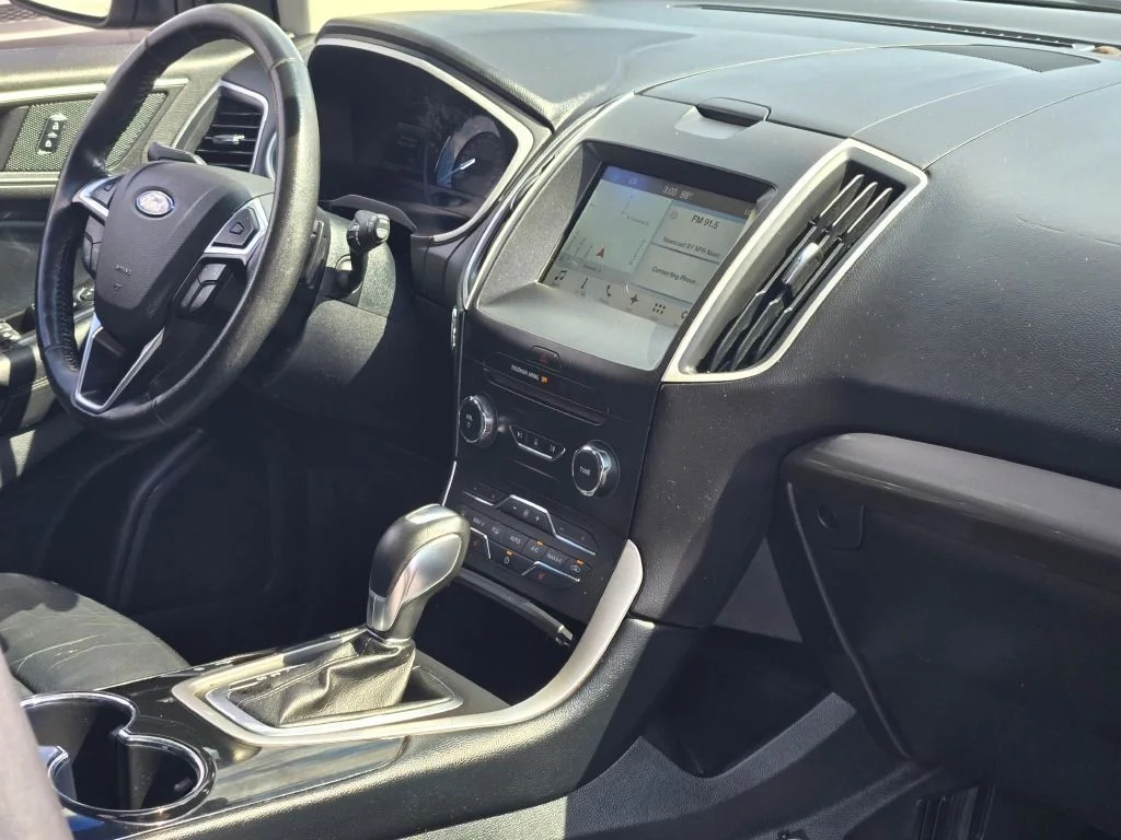 Used 2016 Blue Ford SEL image 8