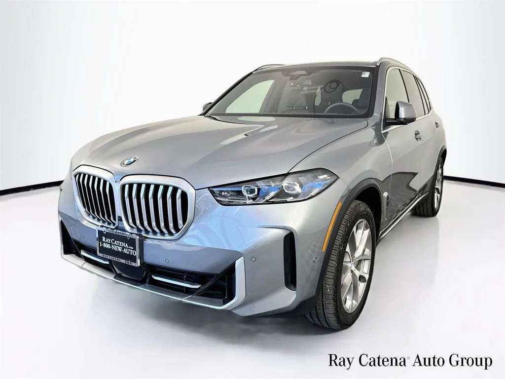 Used 2026 Gray BMW xDrive40i image 3