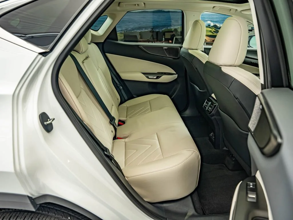 Certified Used 2026 WHITE NOVA GLASS FLAKE Lexus 350 Luxury image 34