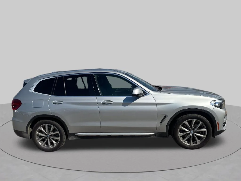 Used 2019 Silver BMW xDrive30i image 37