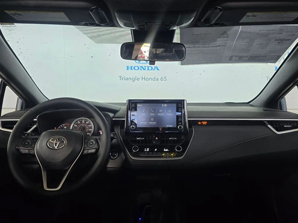 Used 2022  Toyota SE image 6