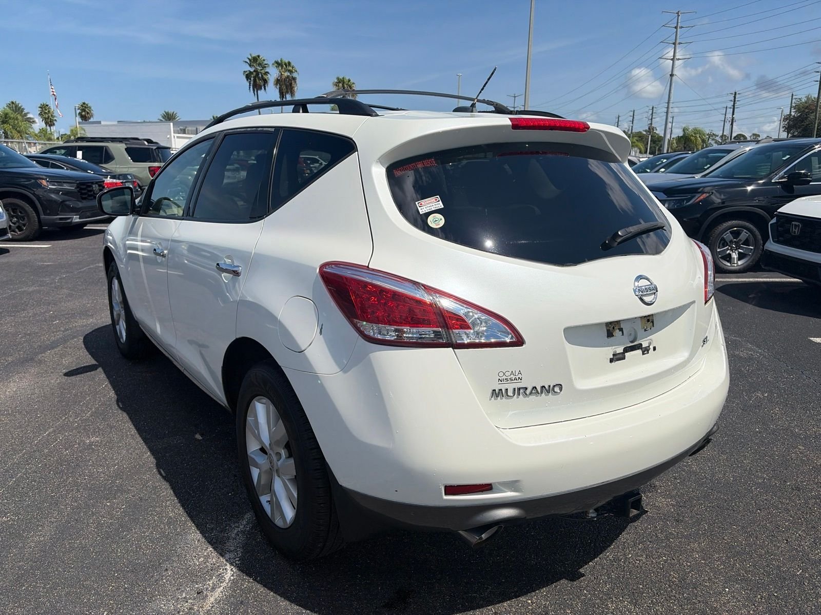 Used 2012 White Nissan SL image 5