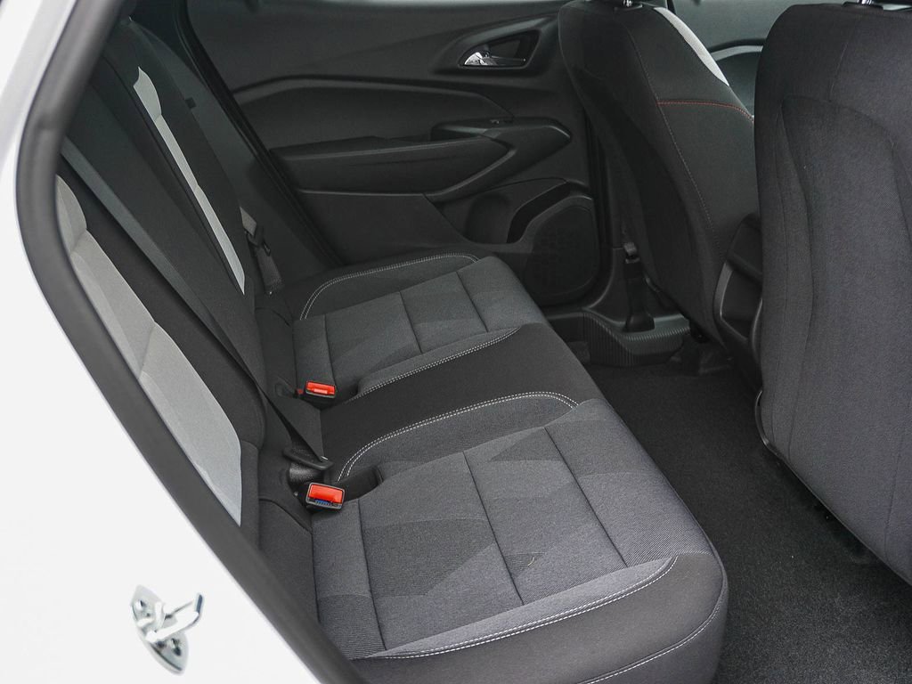 2026 Chevrolet Trax RS - Photo 13