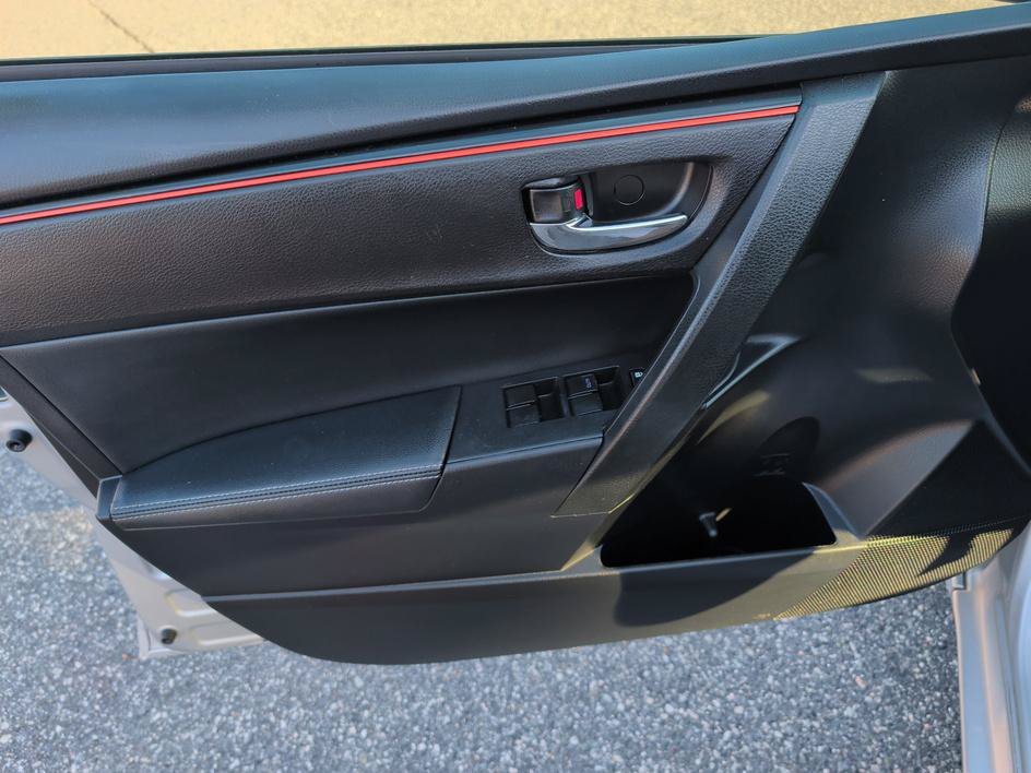 Used 2018 Classic Silver Metallic Toyota SE image 16