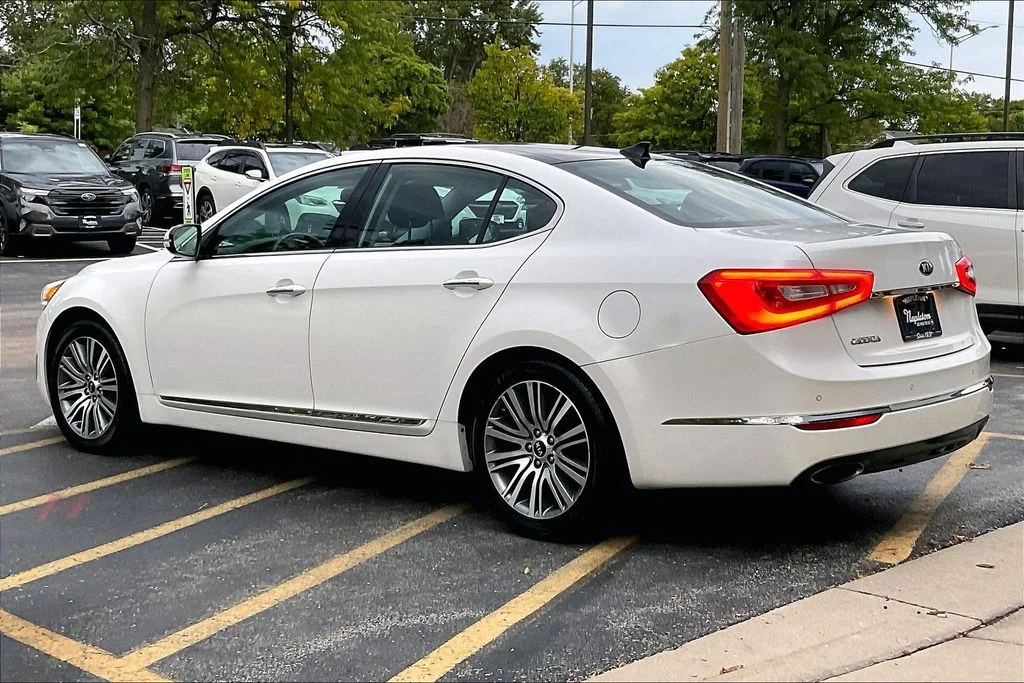 Used 2016 White Kia Premium image 13