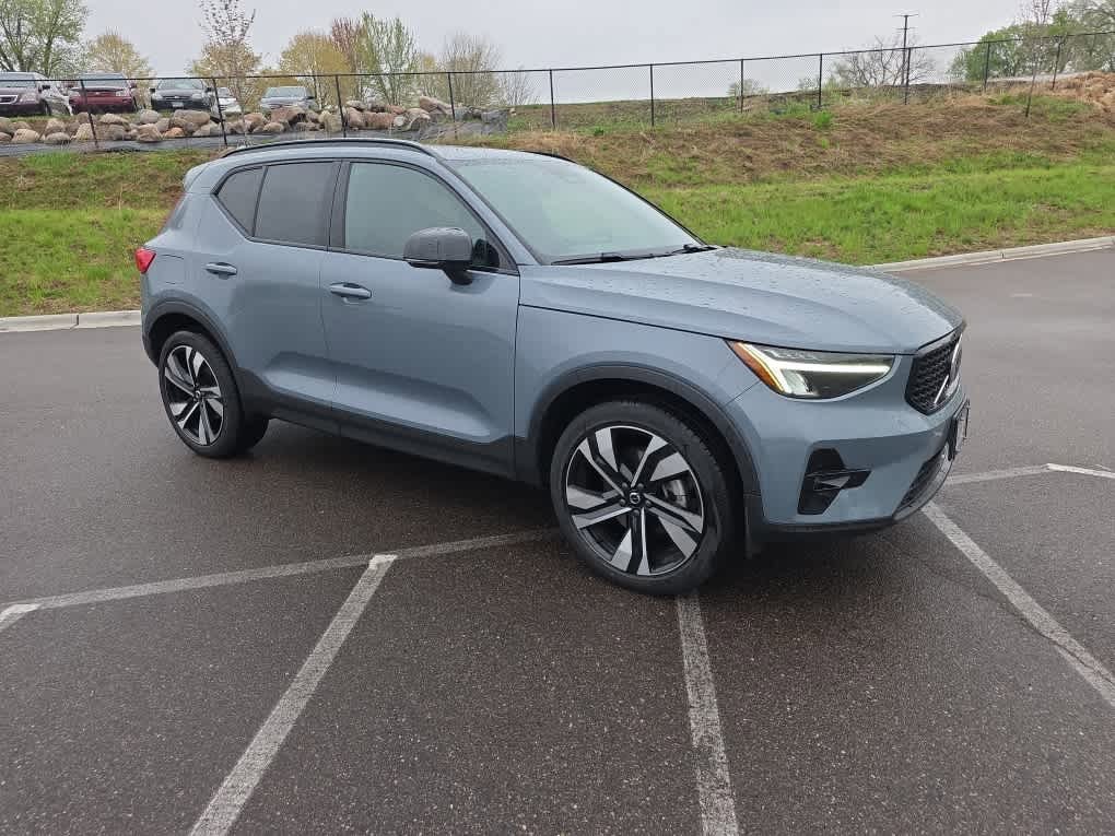 Used 2023 Volvo XC40 Plus with VIN YV4L12UW6P2114004 for sale in Vadnais Heights, Minnesota