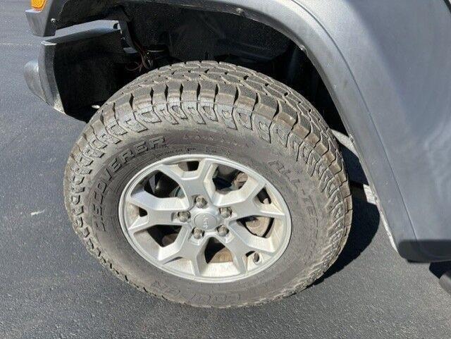 Used 2021 Sting-Gray Clearcoat Jeep Islander image 19