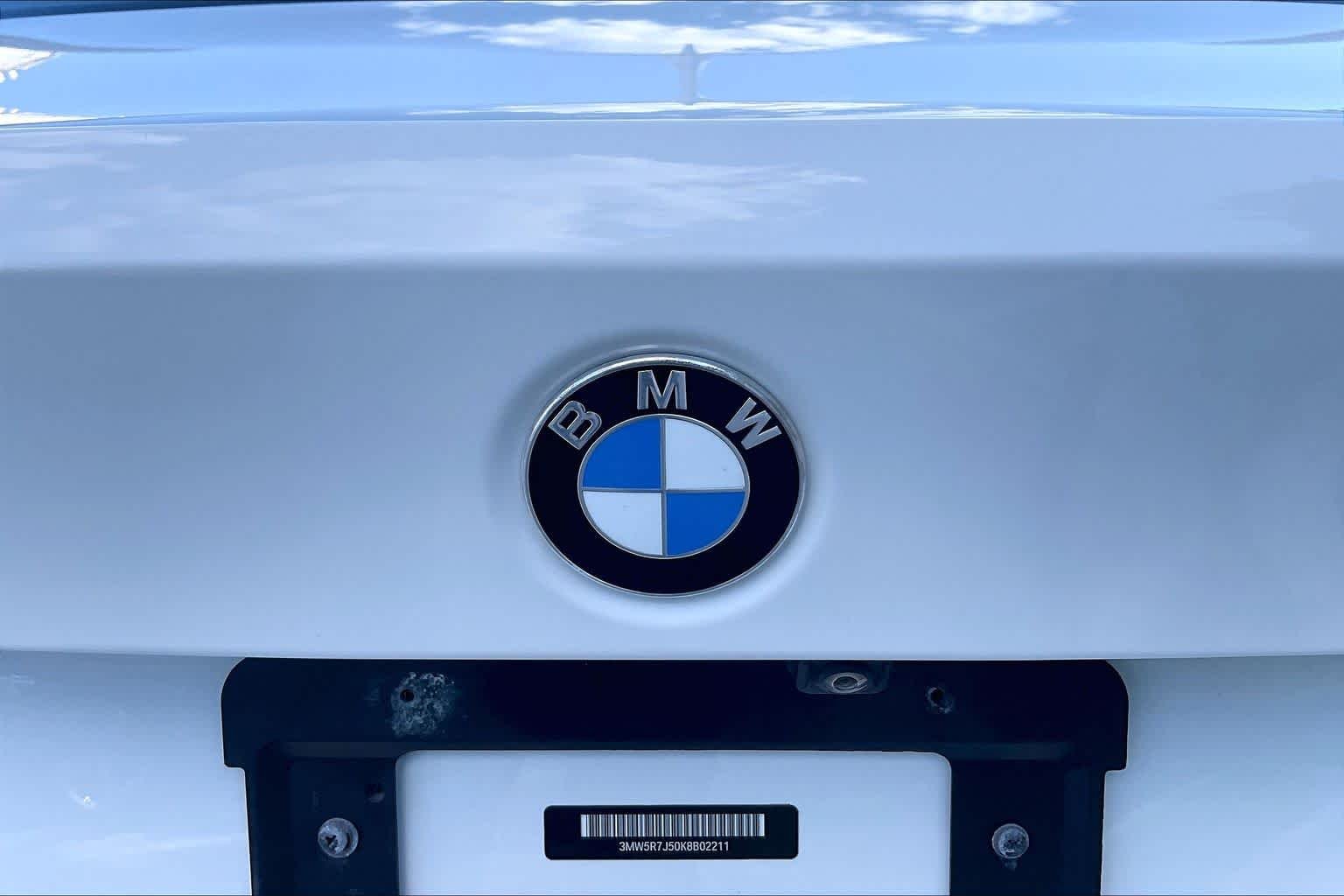 Used 2019 Alpine White BMW 330i xDrive image 32