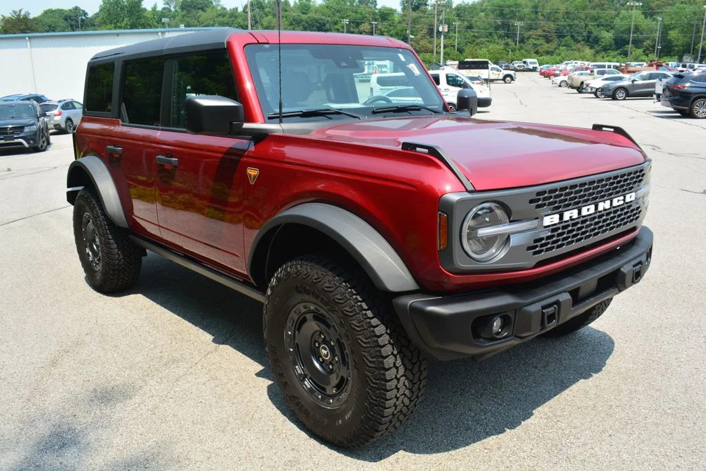 Used 2025 Red Ford Badlands image 4