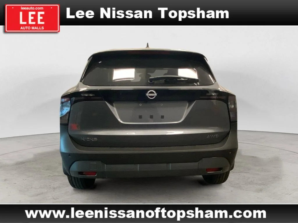 Used 2025 Gun Metallic Nissan SV image 5