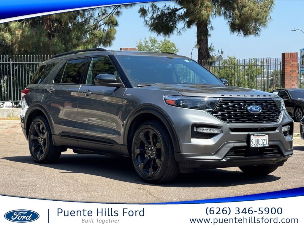 Used 2023 Gray Metallic Ford ST-Line image 1