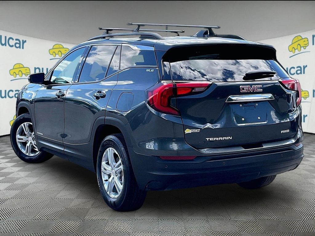 Used 2018 Gray GMC SLE image 4