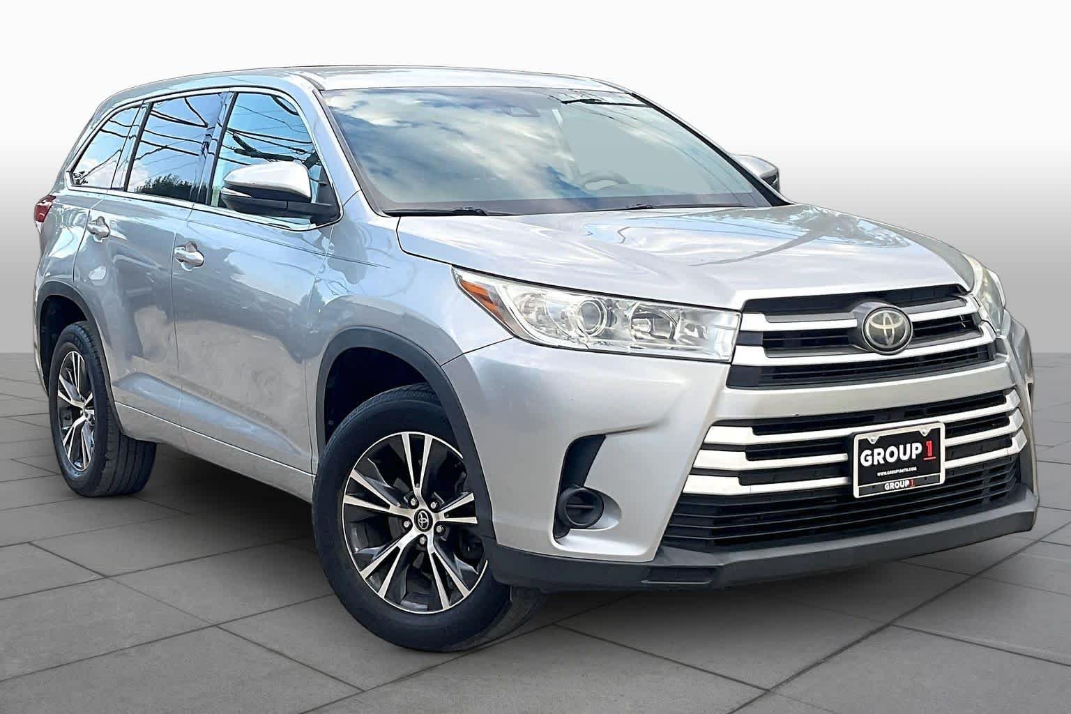 Used 2018 Celestial Silver Metallic Toyota LE image 3