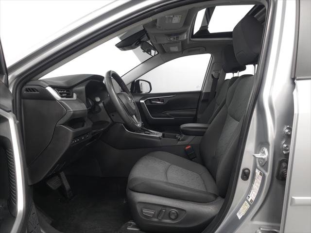 Certified Used 2025 SILVER SKY METALLIC Toyota Hybrid XLE image 4