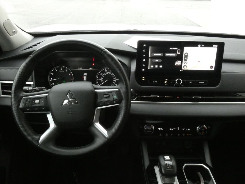 Used 2025 Silver Mitsubishi SE image 14