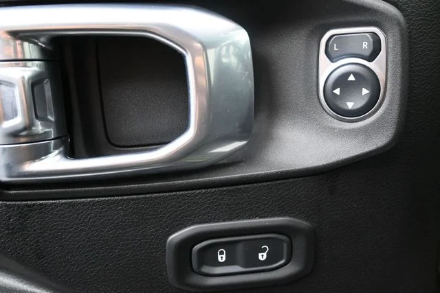 Used 2021 Green Jeep Unlimited Sport image 15