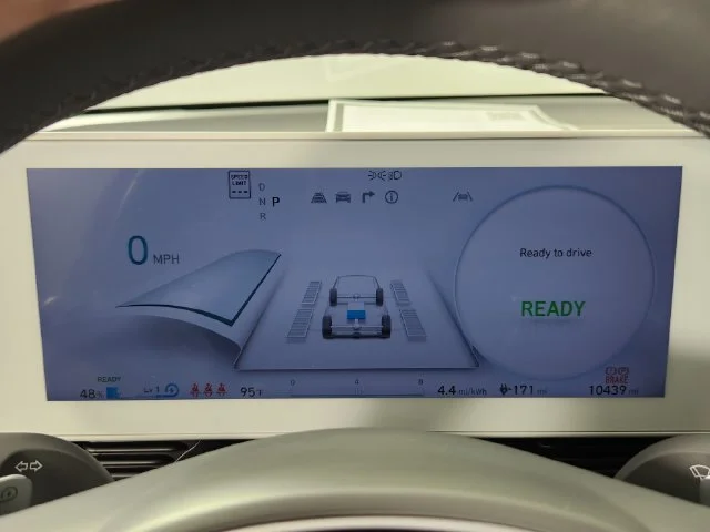 Used 2024 White Hyundai SEL image 22