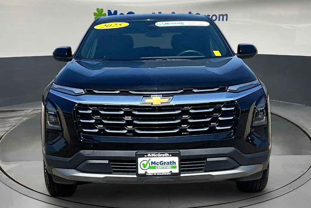 2025 Chevrolet Equinox LT - Photo 2