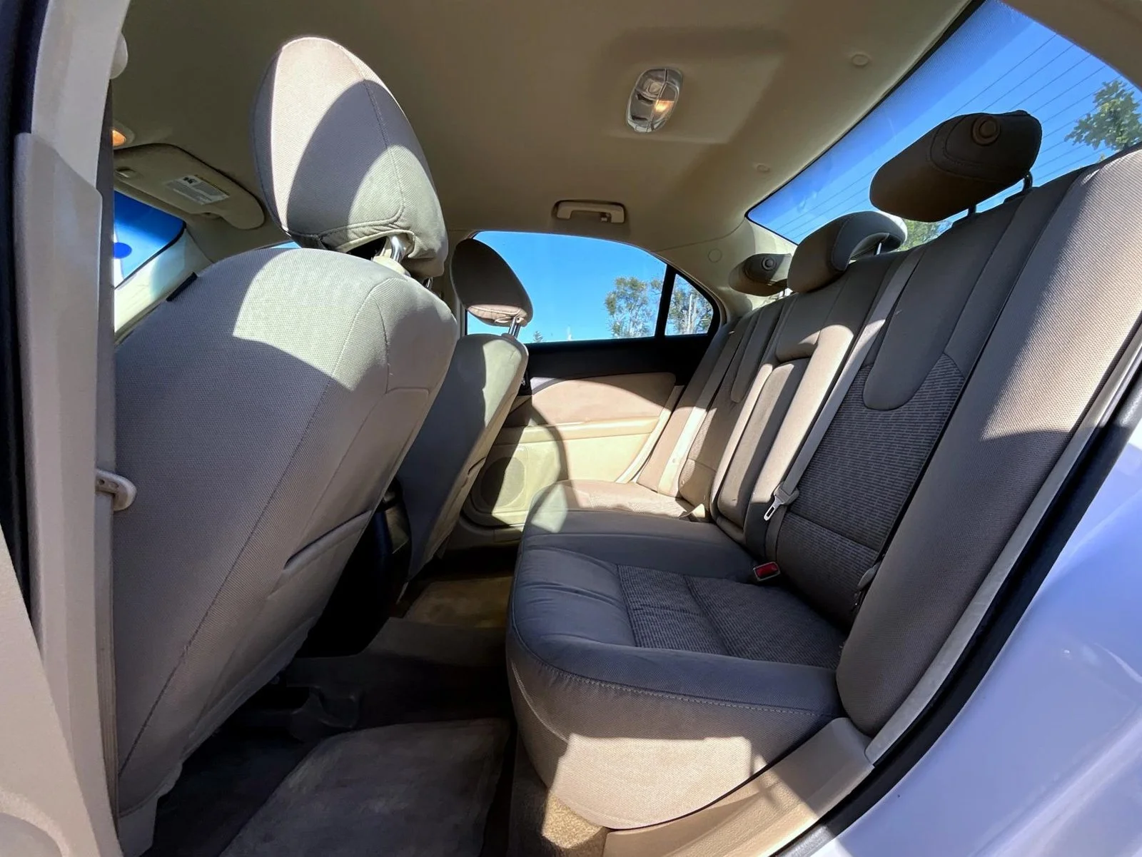 Used 2012 White Ford SE image 22