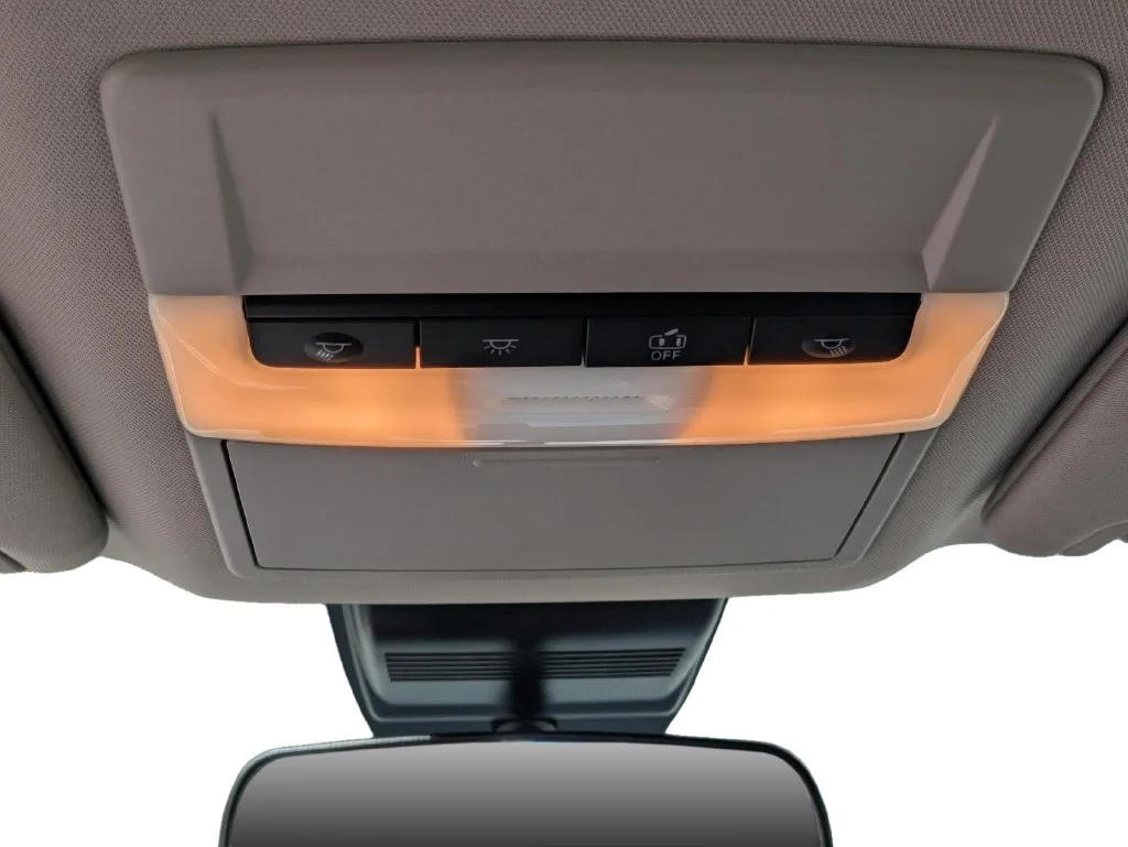Used 2023 White Nissan 2.5 SV image 18