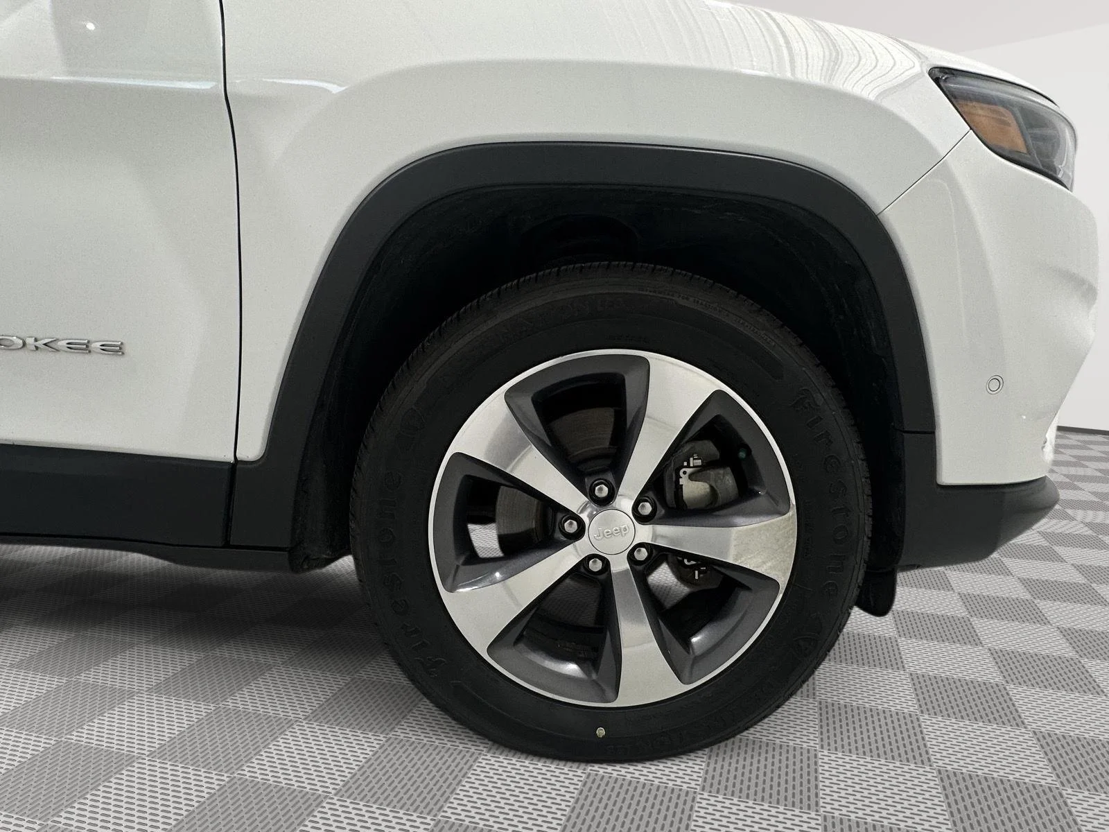 Used 2019 Bright White Clearcoat Jeep Limited image 28