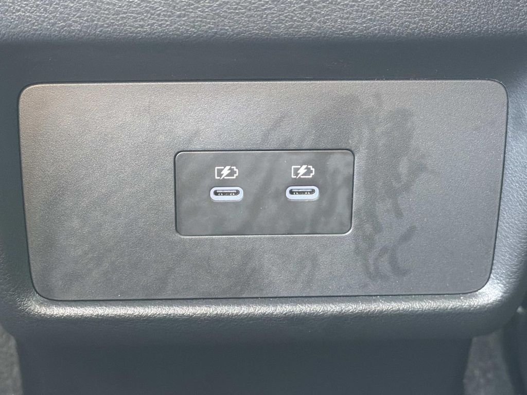 Used 2024  Nissan SV image 18