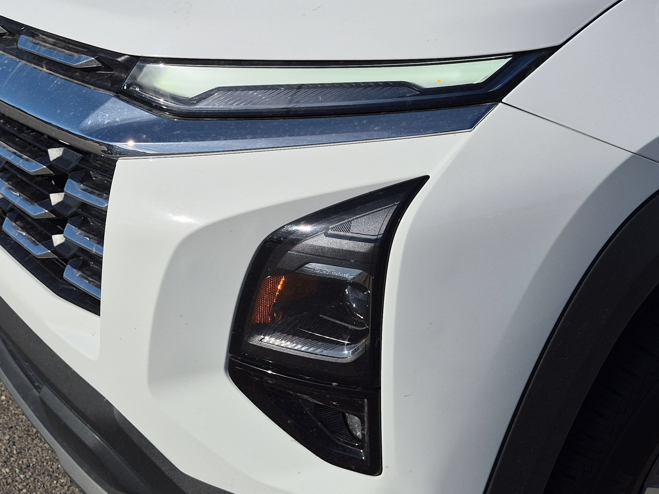 Used 2025 Summit White Chevrolet AWD LT image 10