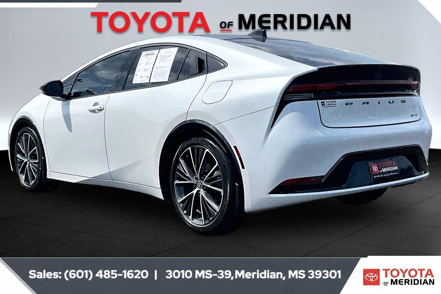 Used 2024 Wind Chill Pearl Toyota Limited image 2