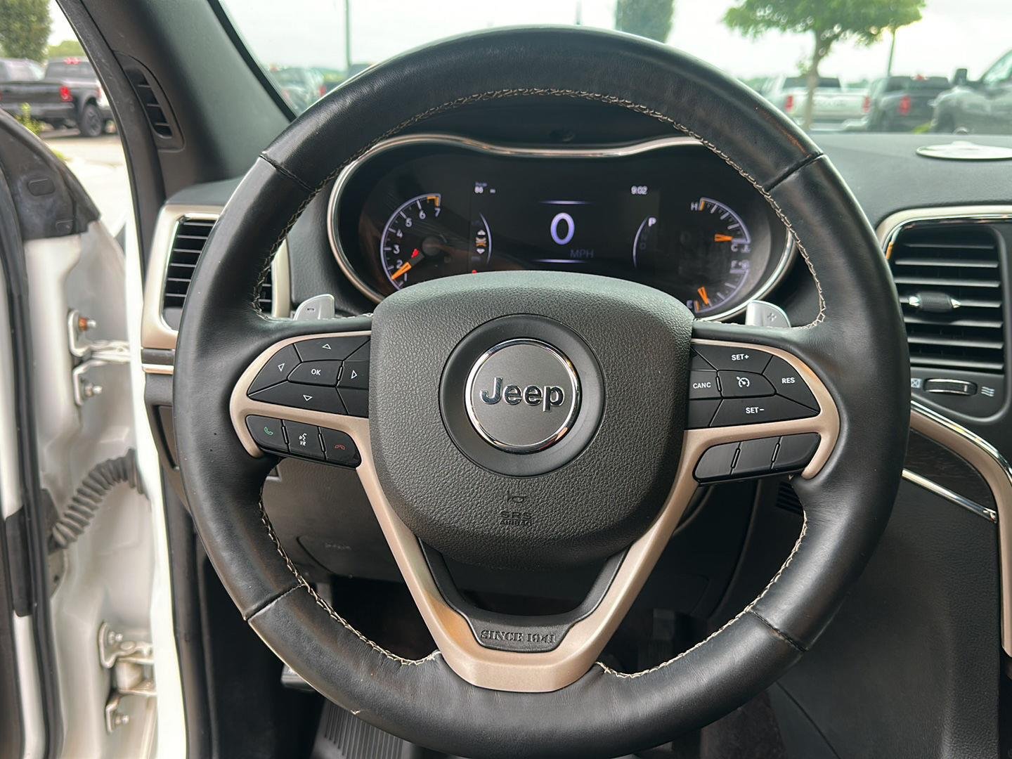 Used 2017 Bright White Clearcoat Jeep Limited image 13