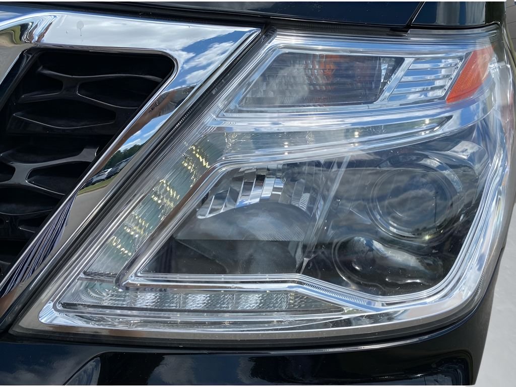 Used 2020 Super Black Nissan SL image 25