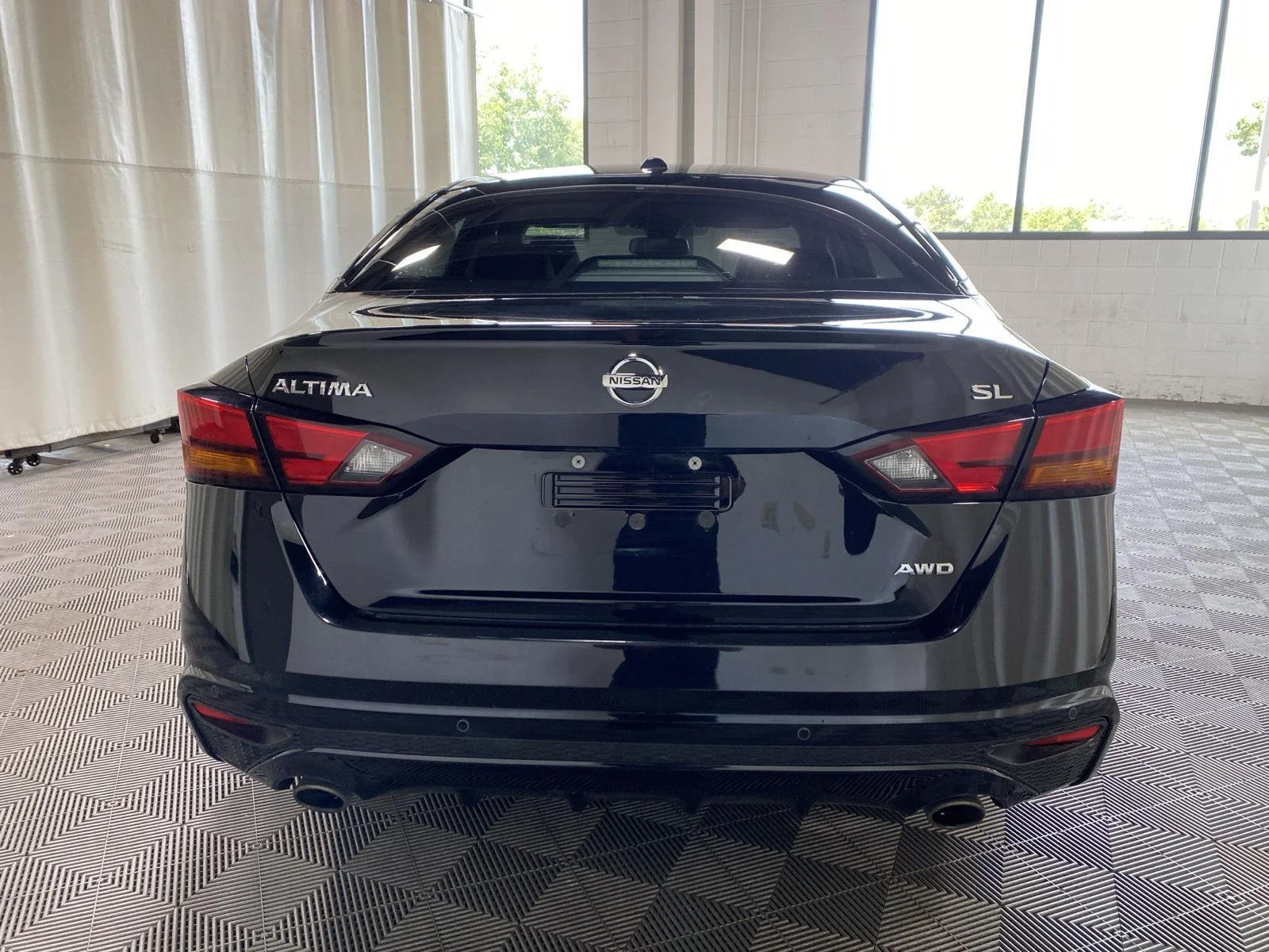 Used 2019 Super Black Nissan 2.5 SL image 6