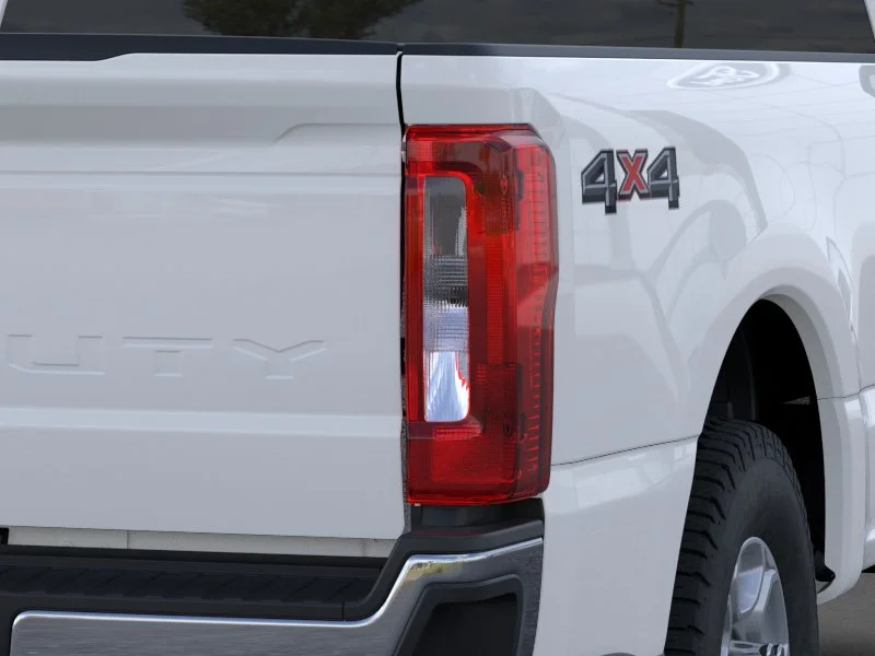 New 2026 Oxford White Ford XLT image 43