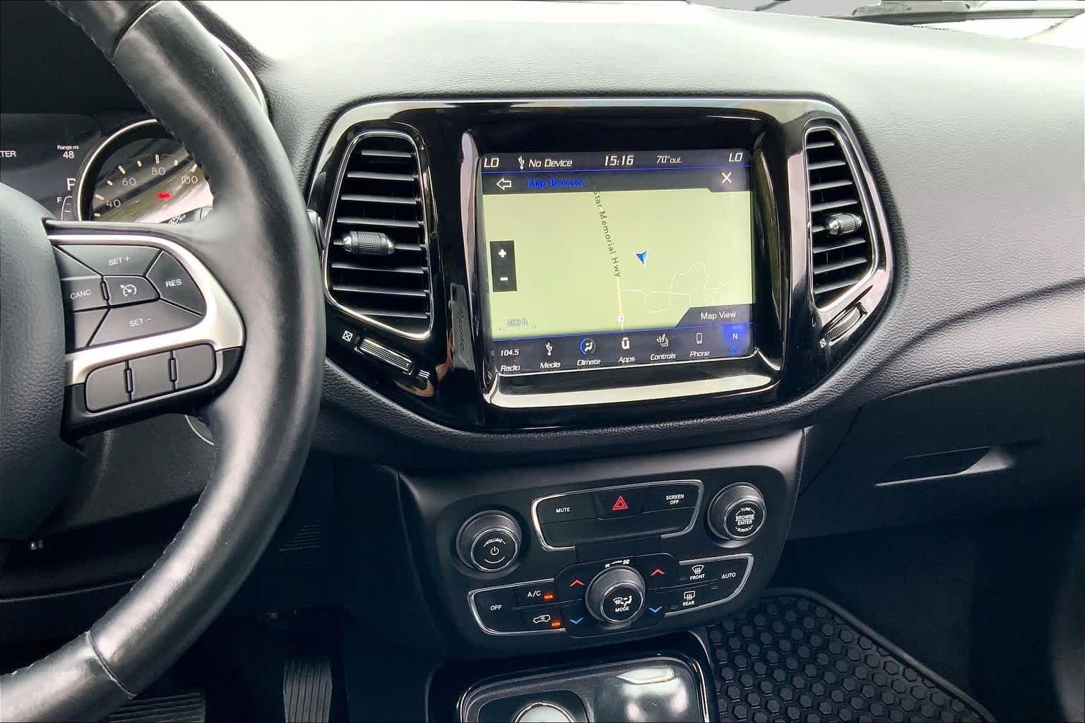 Used 2018 Diamond Black Crystal Pearlcoat Jeep Altitude image 7