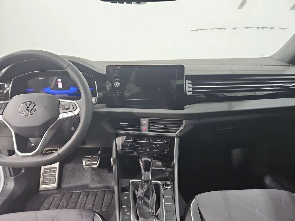 2026 Volkswagen Jetta Sport - Photo 17