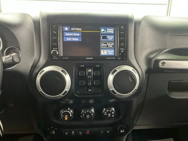 Used 2014 Gray Jeep Unlimited Sahara image 9