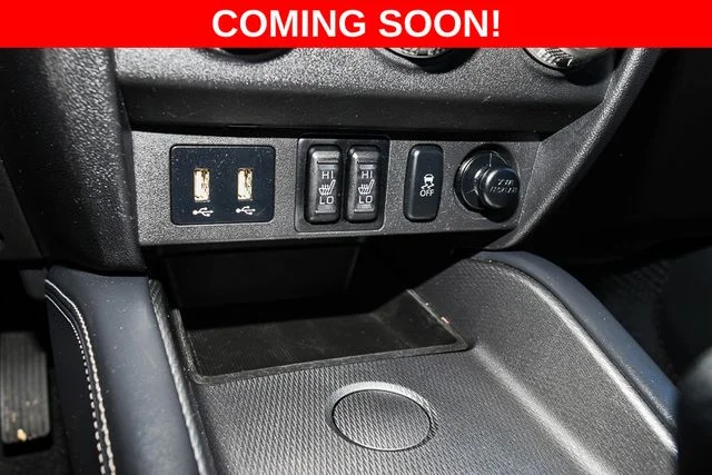 Used 2024 Gray Mitsubishi 4WD image 33