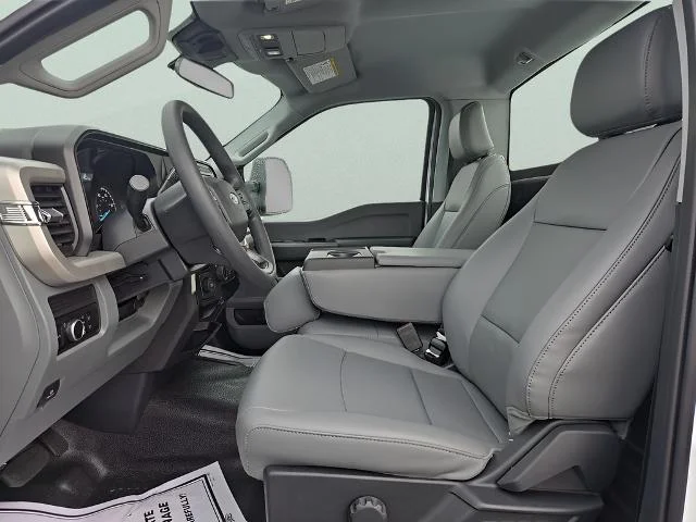New 2026 Oxford White Ford F-250® XL image 36