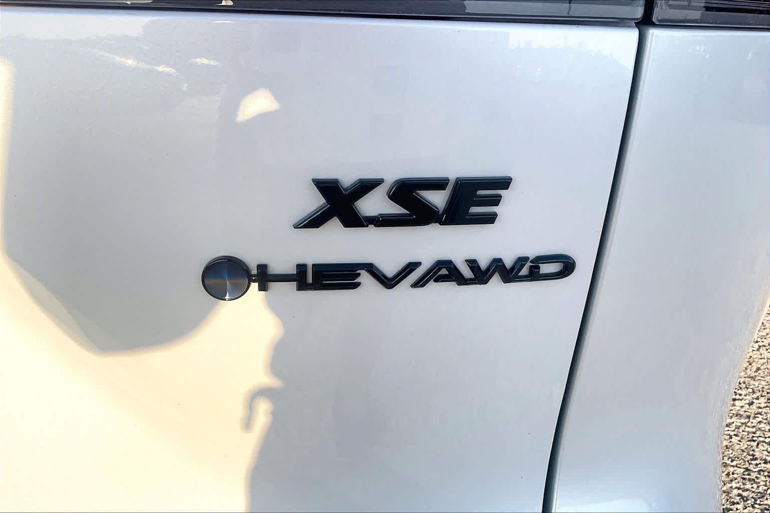 Used 2025 Wind Chill Pearl Toyota Hybrid XSE image 10