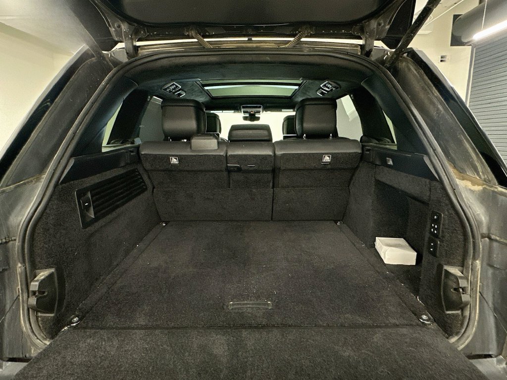 Used 2021 Black Land Rover Autobiography image 28