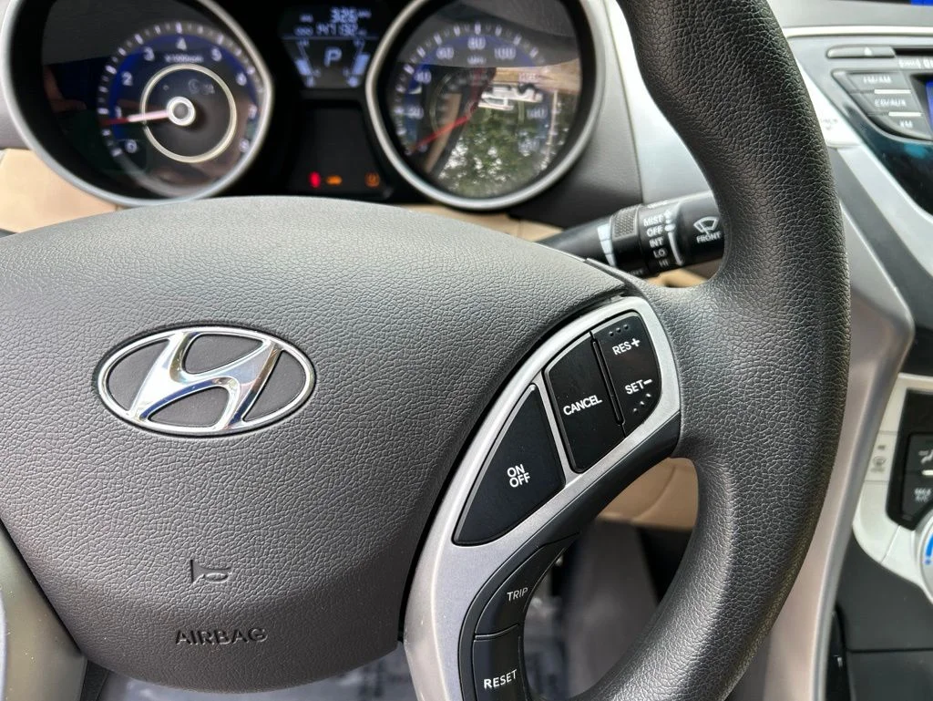 Used 2012 Red Hyundai GLS image 19