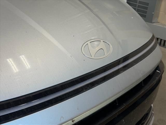 Used 2024 Silver Hyundai SEL image 6