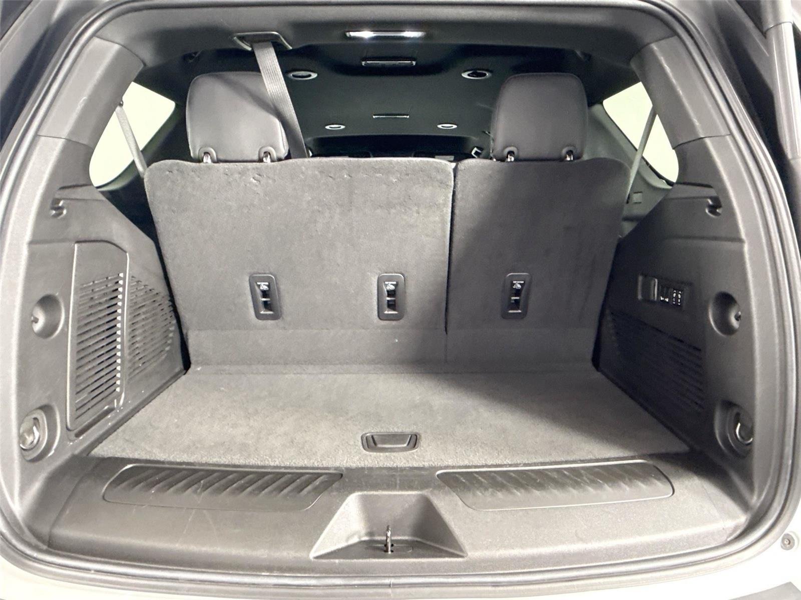 Used 2022 Summit White Chevrolet LT image 38