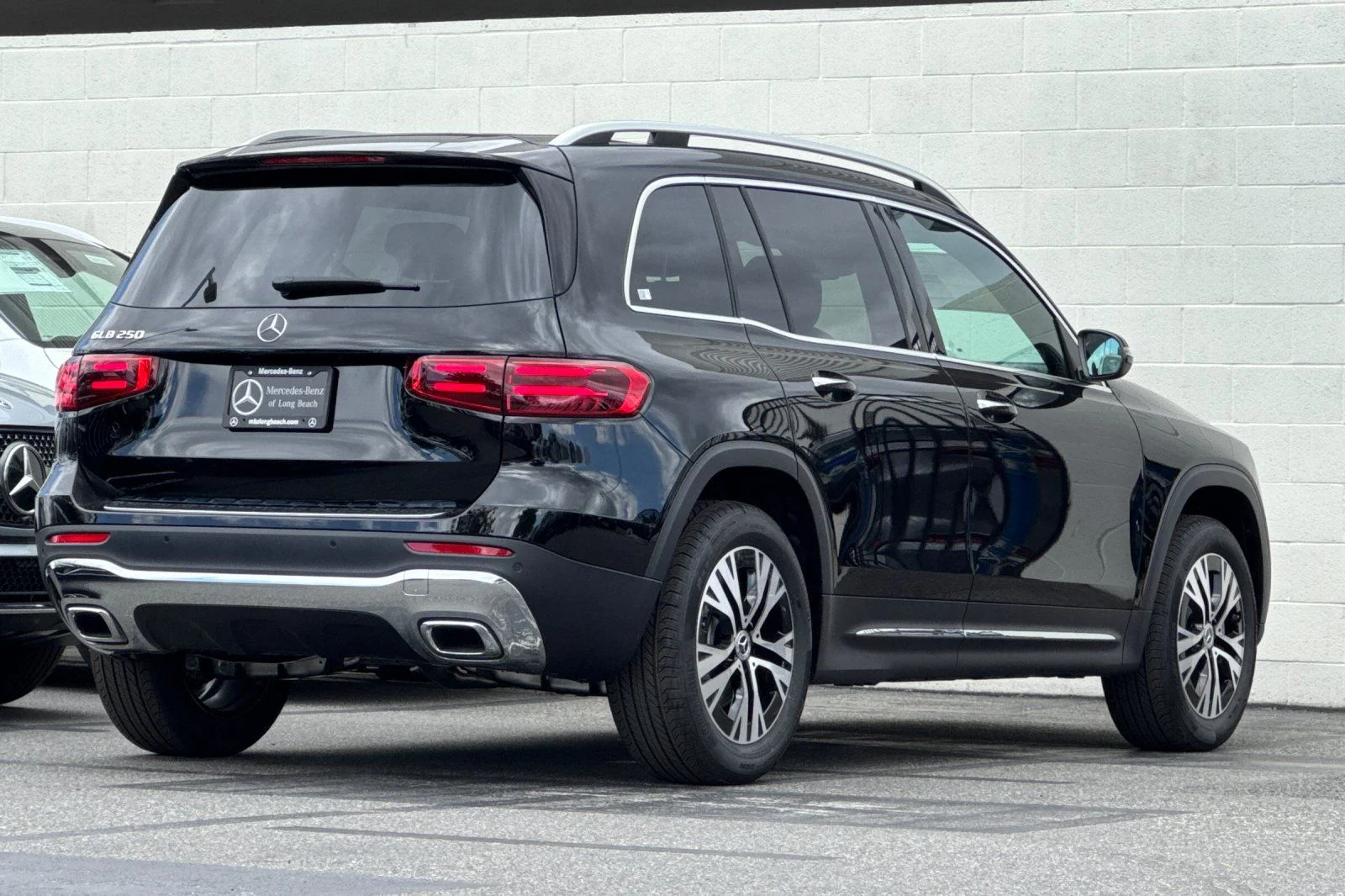 New 2026 Black Mercedes-Benz GLB 250 image 5