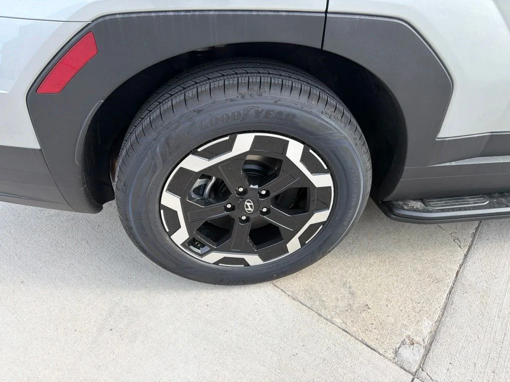 New 2027 Silver Hyundai SEL image 27