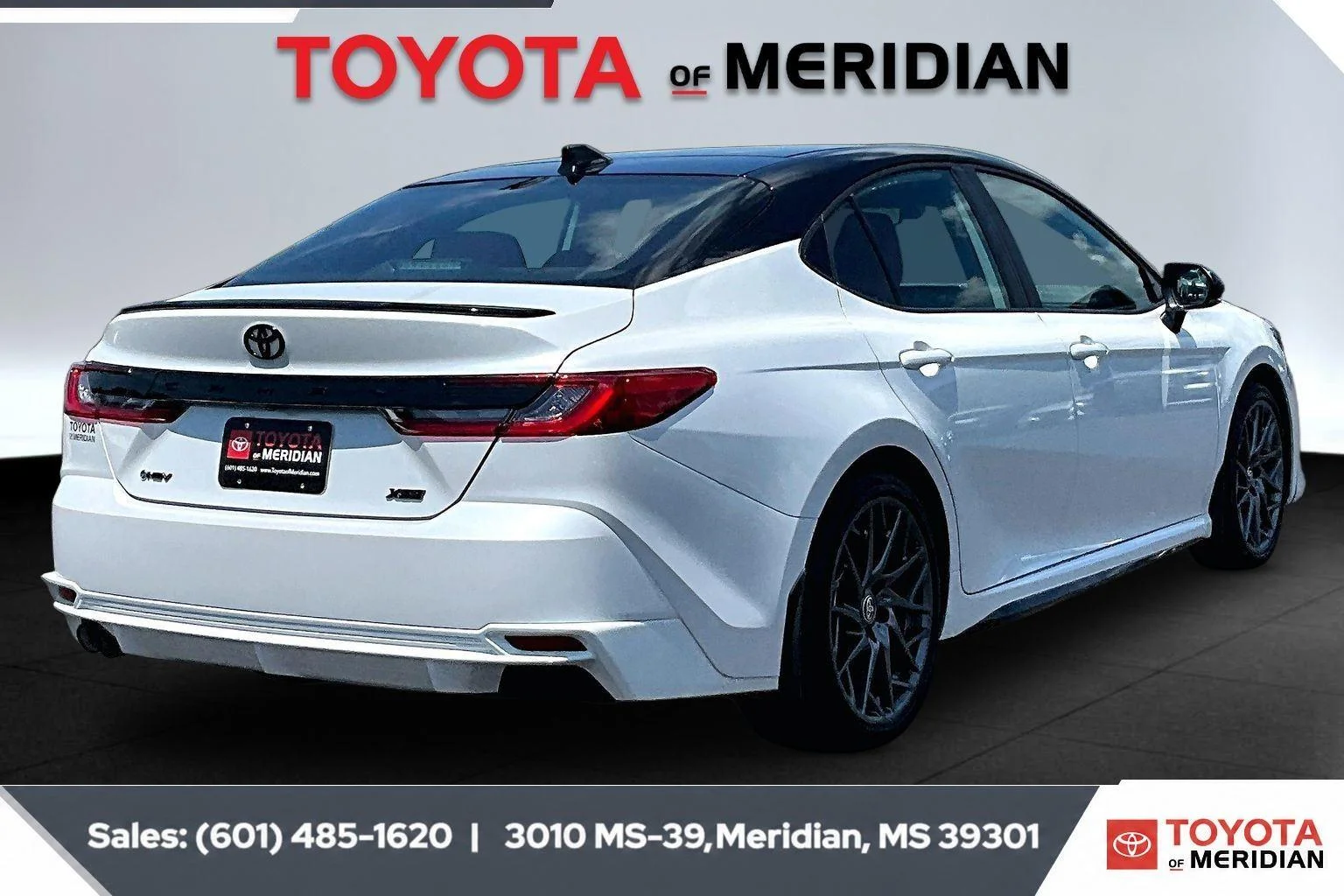Used 2026 Wind Chill Pearl w/Midnight Black Metallic Roof Toyota XSE image 11
