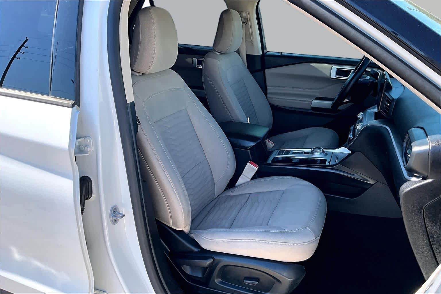 Used 2021 Star White Metallic Tri-Coat Ford XLT image 9